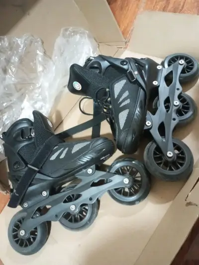Patines en línea negros con ajuste seguro - miniatura 2