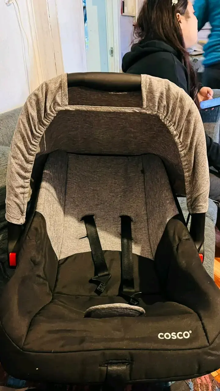 Silla de auto Cosco para bebé - 3