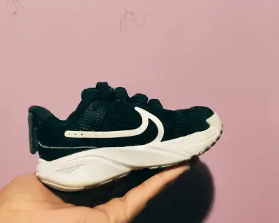 Zapatillas deportivas negras para niños Unisex - miniatura 1