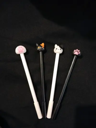 Set de lápices con diseño de gatos - miniatura 2