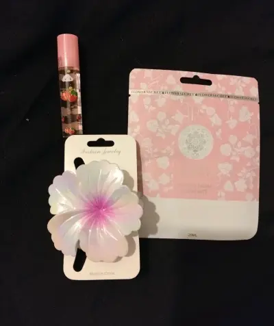 Set: pinza floral + brillo labial + mascarilla - miniatura 1