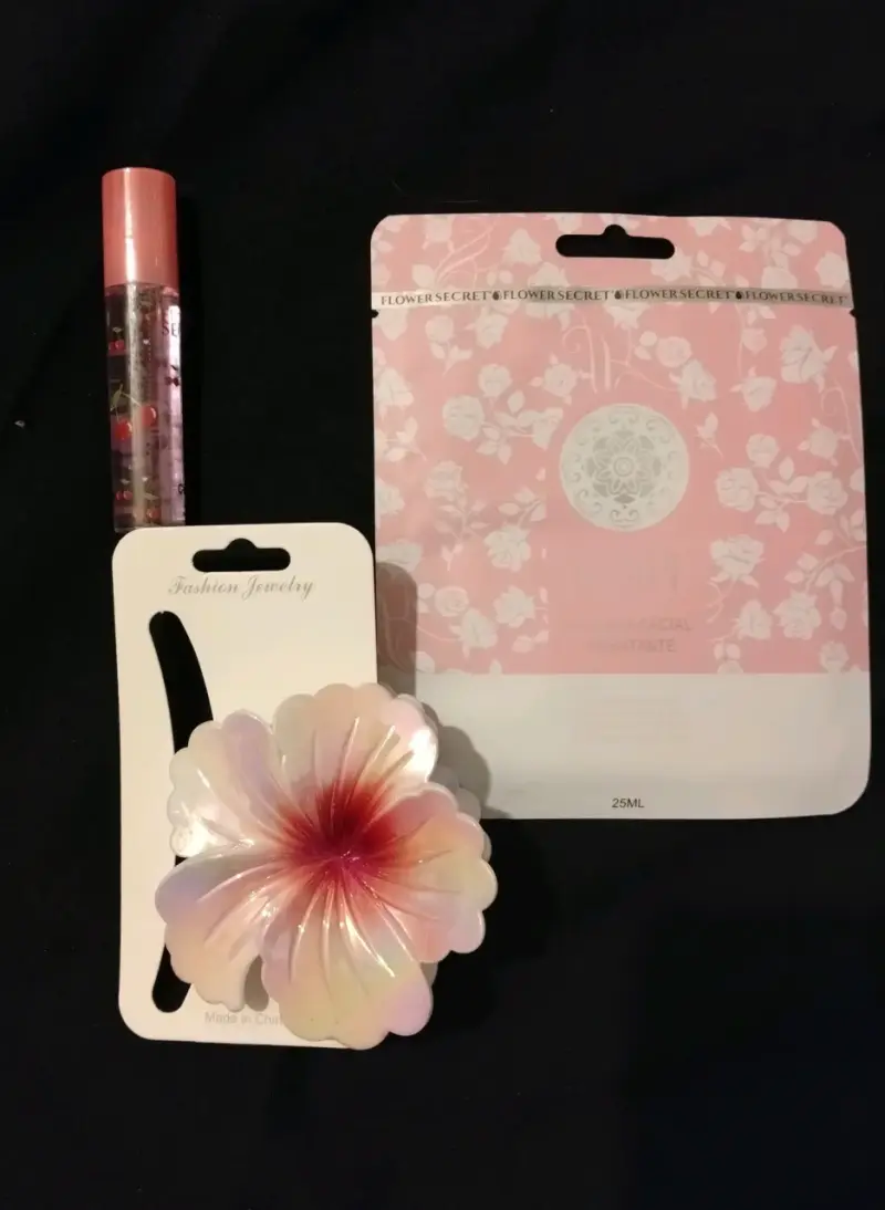 Set: pinza floral + brillo labial + mascarilla - 2