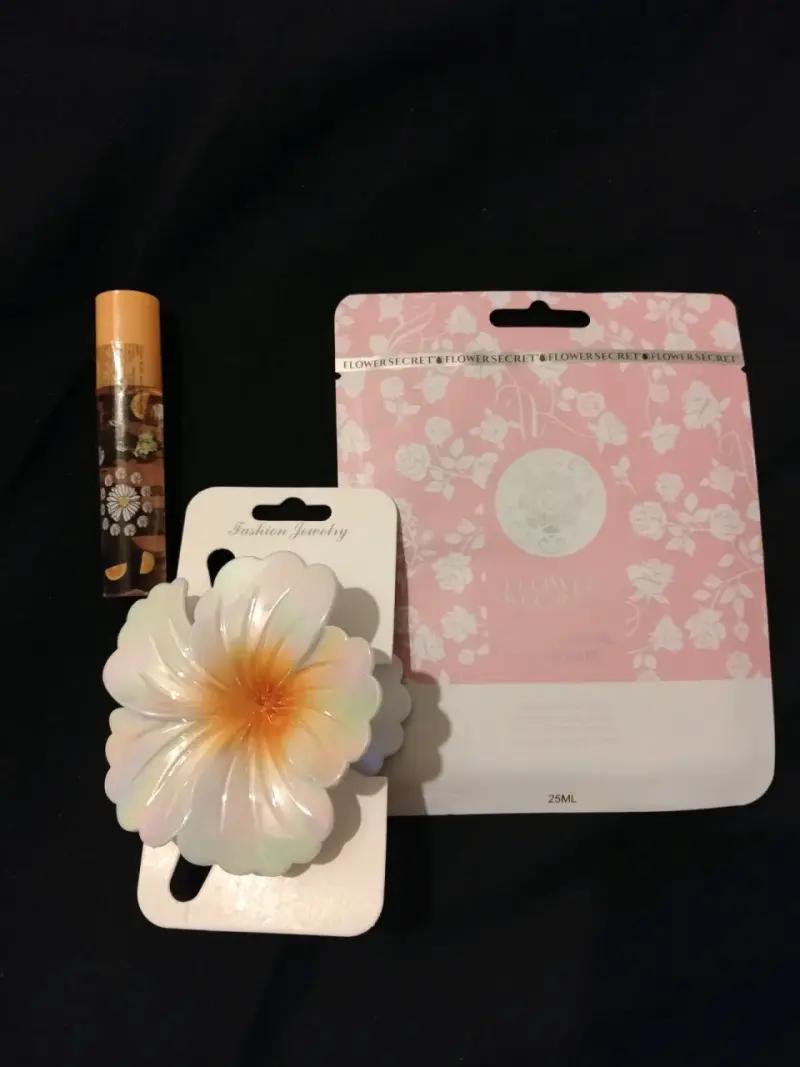 Set: pinza floral + brillo labial + mascarilla - 6