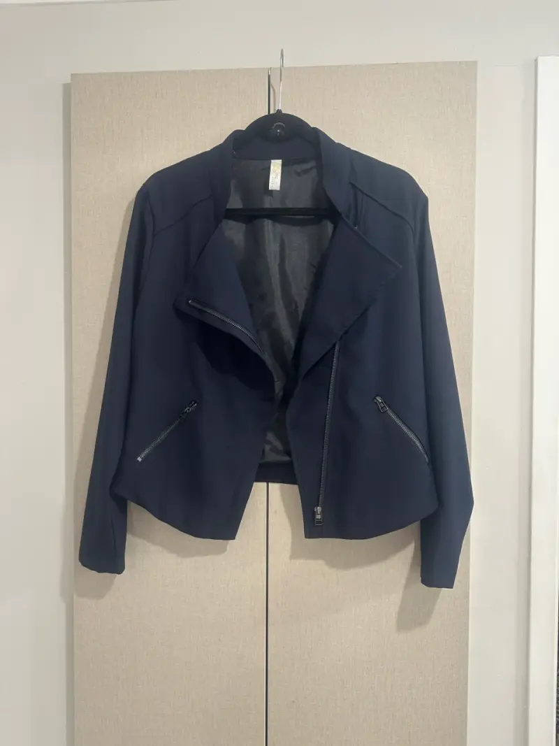 🖤Chaqueta Corta Asimétrica Azul Marino🖤 - 4