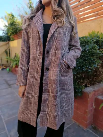 Abrigo  a cuadros para mujer - miniatura 2