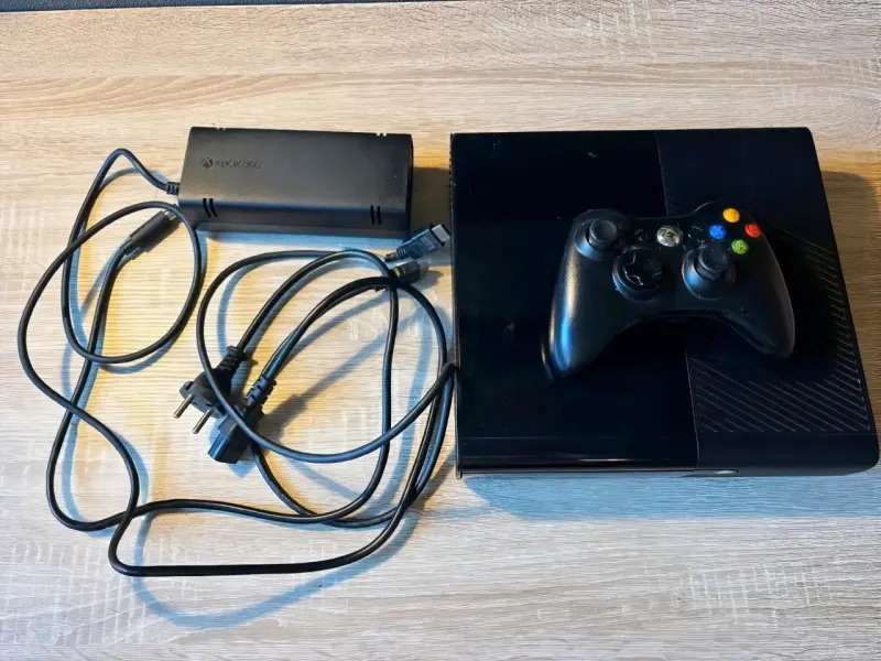 XBOX 360 SLIM E 250GB DESBLOQUEADA (RGH) - 2