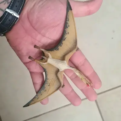Figura de pterosaurio de juguete coleccionable - miniatura 2