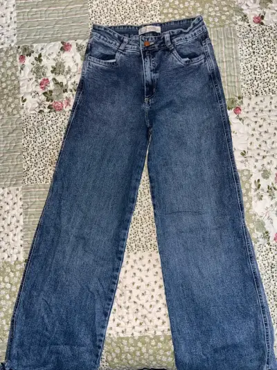 Jeans azul desgastados para mujer - miniatura 3