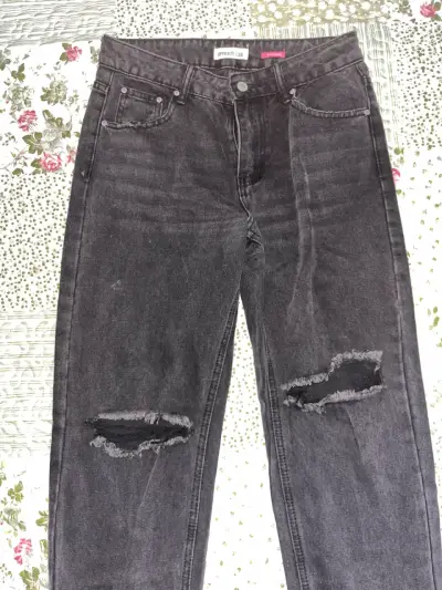 Jeans negros rotos Opposite talla 38 - miniatura 1