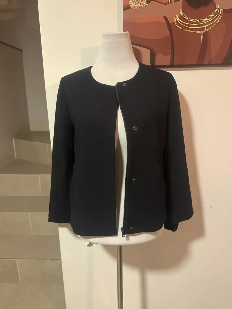 🖤Chaqueta Banana Republic Negra con Lazo en puño🎀 - 1