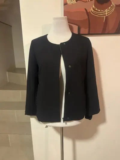🖤Chaqueta Banana Republic Negra con Lazo en puño🎀 - miniatura 1