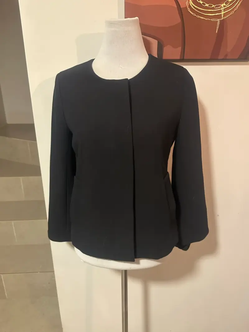 🖤Chaqueta Banana Republic Negra con Lazo en puño🎀 - 2