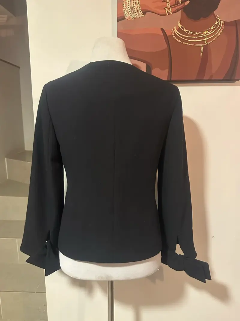 🖤Chaqueta Banana Republic Negra con Lazo en puño🎀 - 4