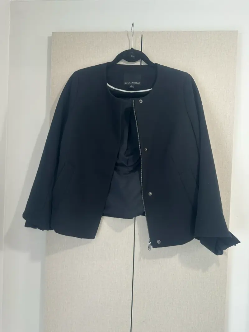 🖤Chaqueta Banana Republic Negra con Lazo en puño🎀 - 5