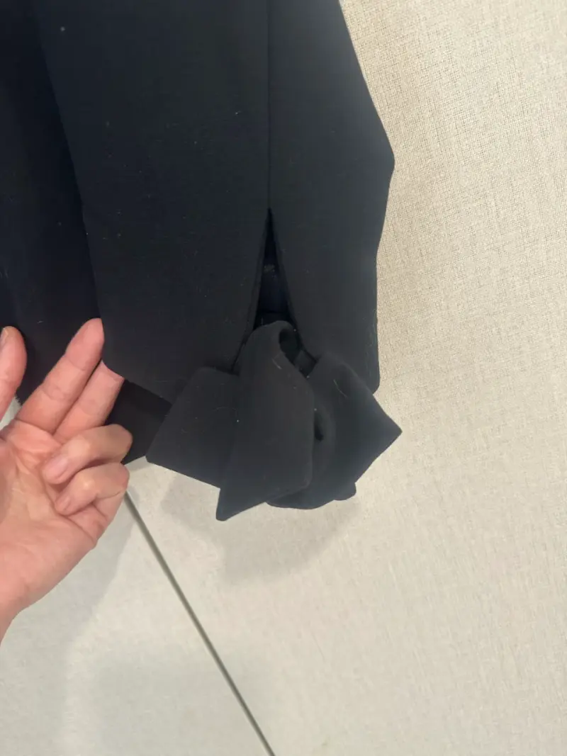 🖤Chaqueta Banana Republic Negra con Lazo en puño🎀 - 6