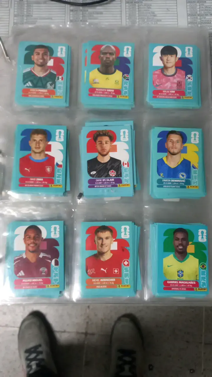 Álbum Panini Mundial FIFA 2026 con láminas - 2