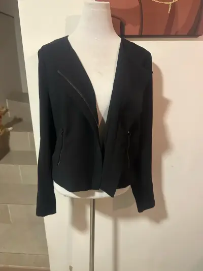 🖤 Chaqueta Ann Taylor LOFT Negra Asimétrica - miniatura 4