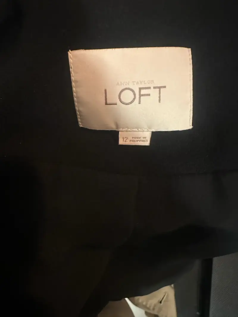 🖤 Chaqueta Ann Taylor LOFT Negra Asimétrica - 5