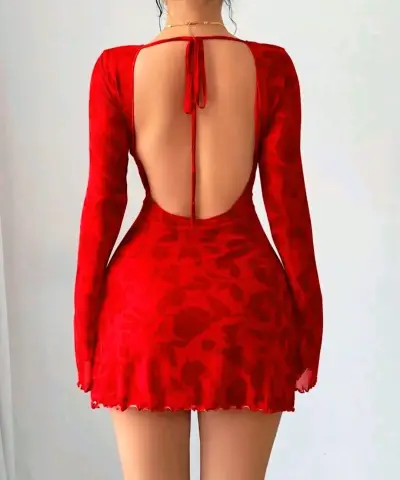Vestido rojo ajustado con mangas acampanadas - miniatura 2