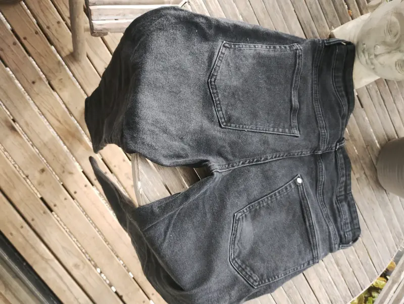 Jeans negros de hombre en buen estado - 2