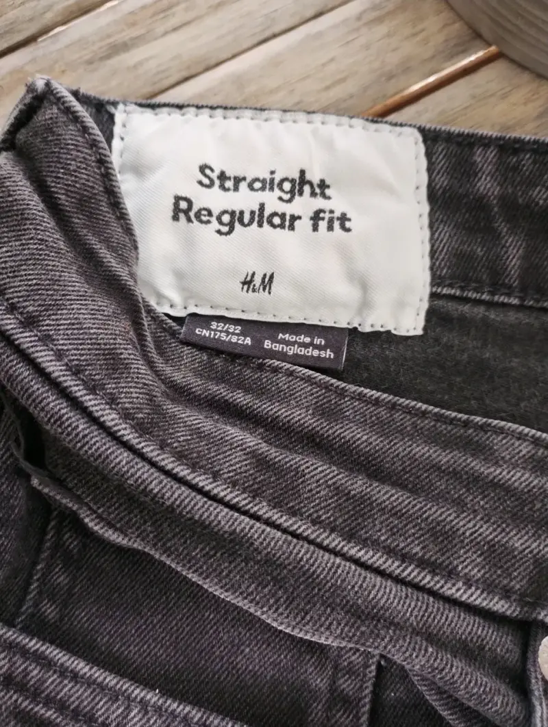 Jeans negros de hombre en buen estado - 6