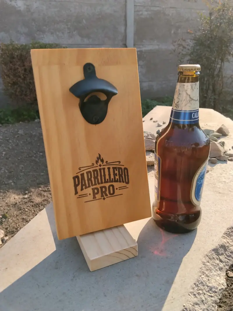 Destapador de botellas Parrillero Pro de madera