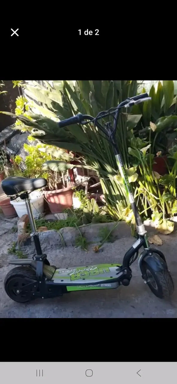 Scooter eléctrico con asiento plegable