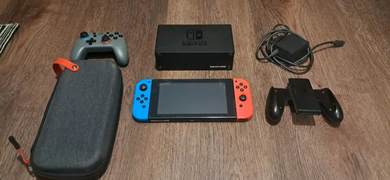 Consola Nintendo Switch con accesorios - 1