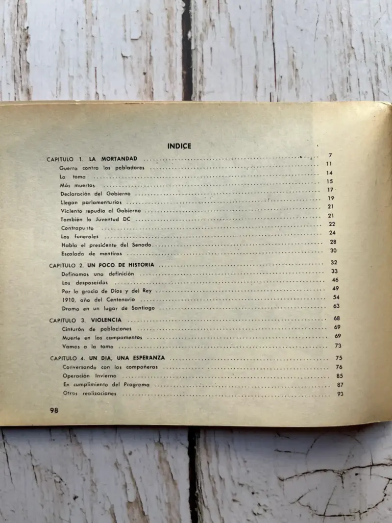 Libro 'Historia de las Poblaciones Callampas' - 3