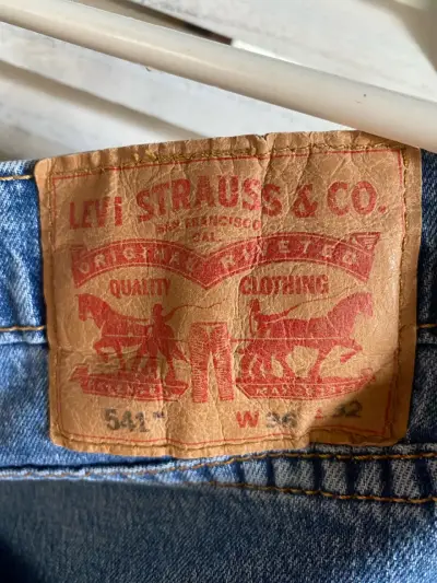 Jeans clásicos azules para hombre - miniatura 3