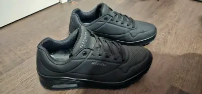 Zapatillas negras Skechers para hombre - miniatura 2