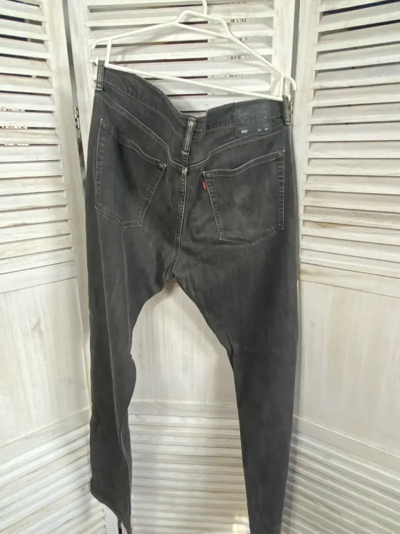 Jeans gris oscuro para hombre en buen estado - 2