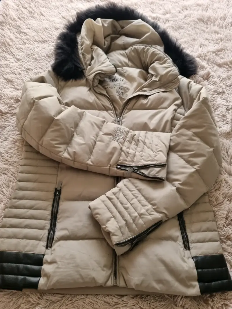 Chaqueta Everlast beige con capucha de piel - 3