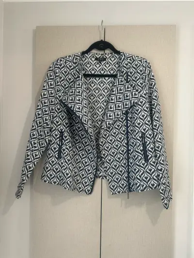🖤Chaqueta estampada blanco y negro estilo casual🖤 - miniatura 1