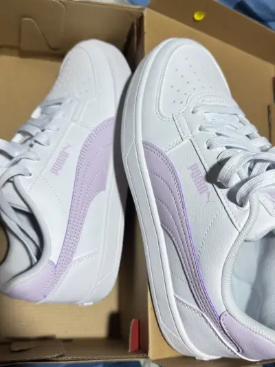 Zapatillas Puma blancas con detalles lilas - miniatura 3