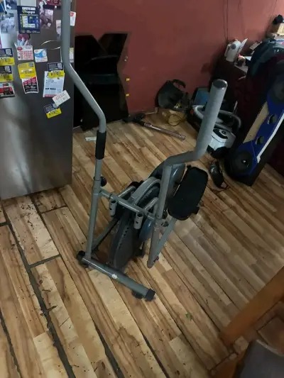 Bicicleta elíptica plegable en buen estado - miniatura 1