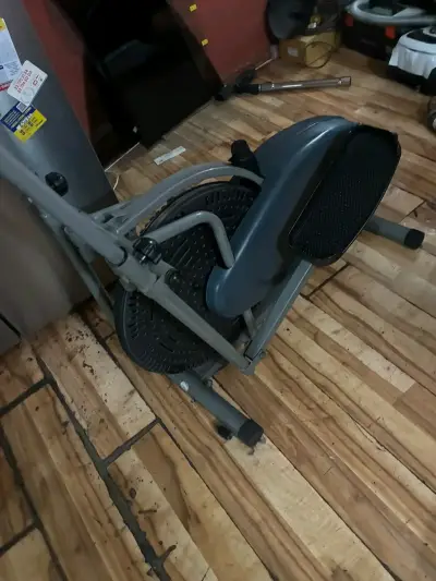 Bicicleta elíptica plegable en buen estado - miniatura 3