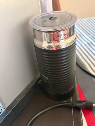 Máquina de café Nespresso - miniatura 2
