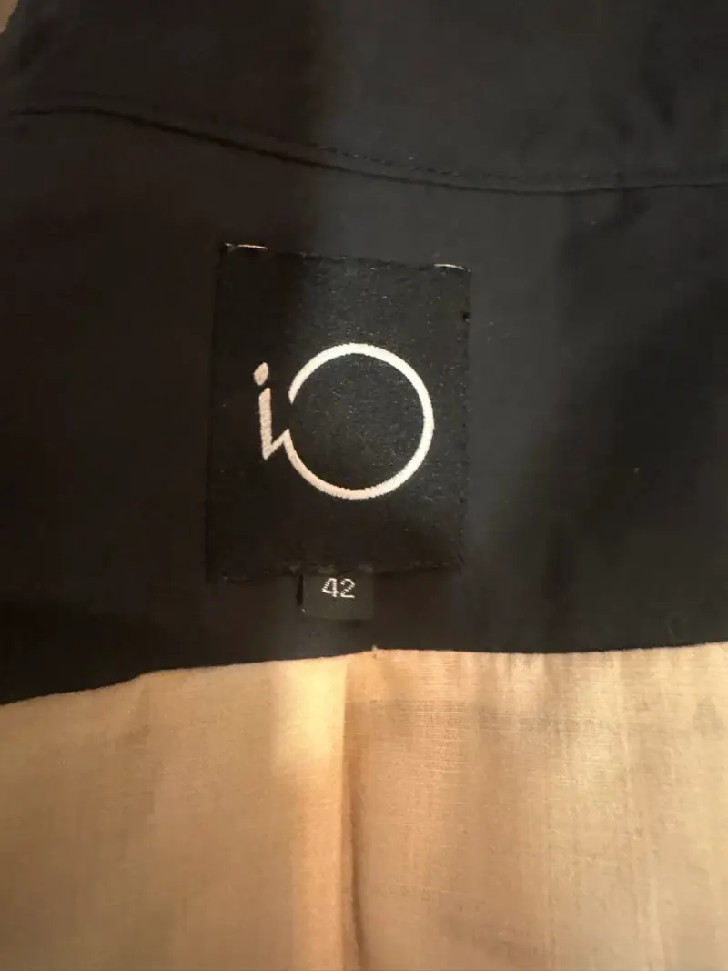 🖤Abrigo bicolor beige y negro con cierre iO🖤 - 5