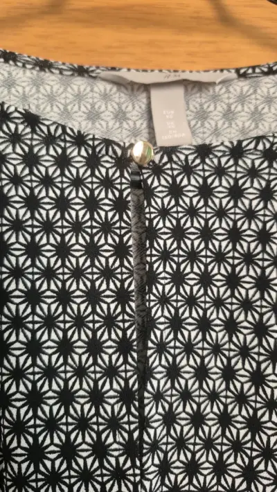 Vestido estampado de manga larga con cinturón - miniatura 3