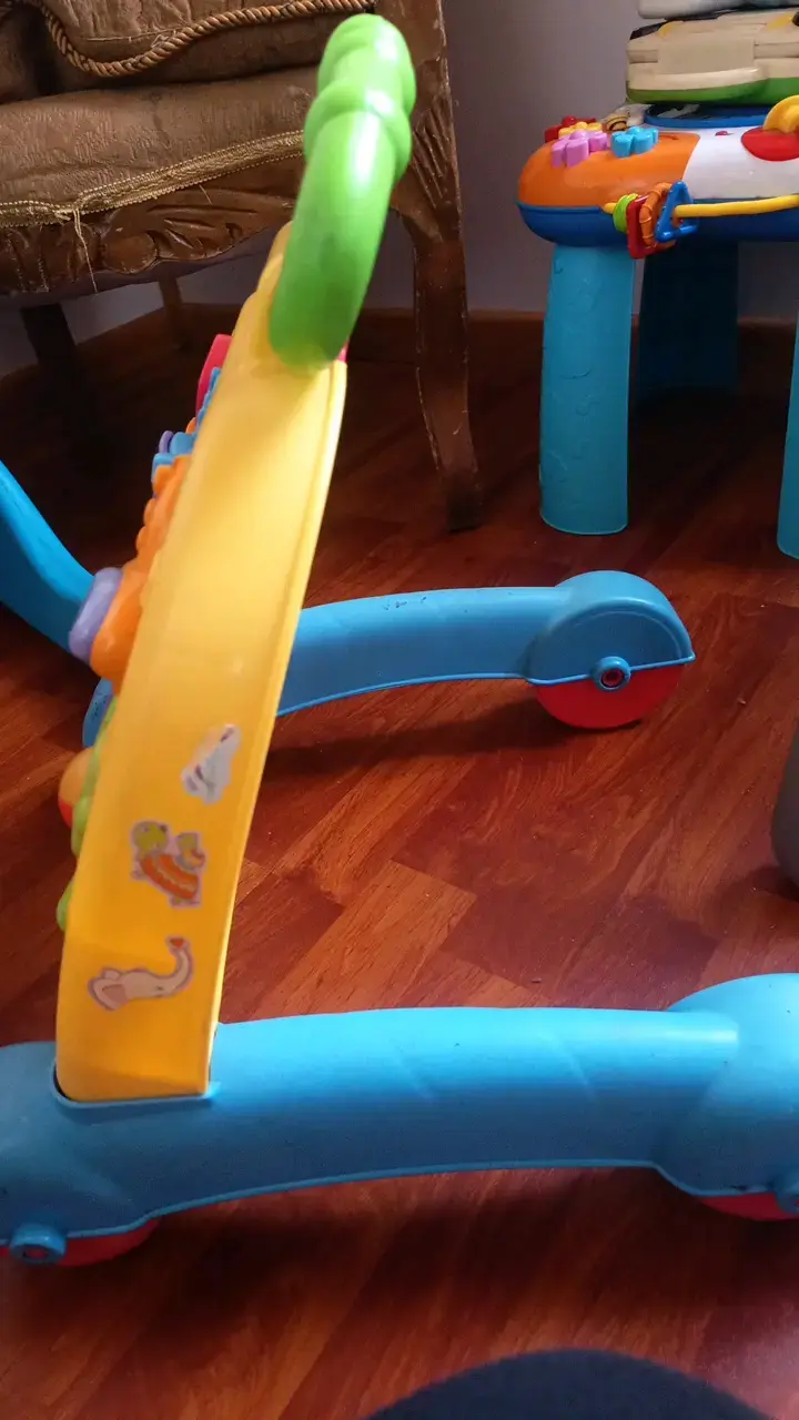 Andador musical Fisher-Price para bebé - 3
