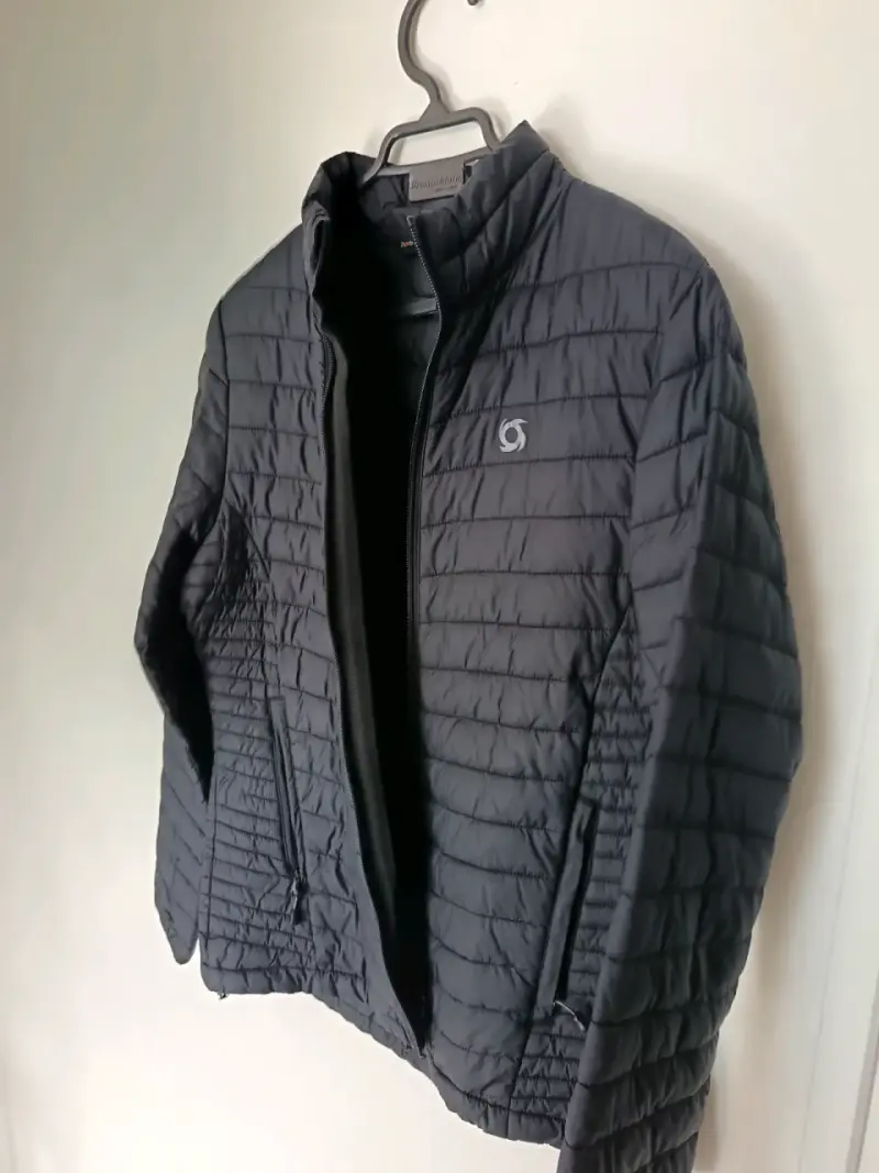 Chaqueta acolchada negra para mujer - 4