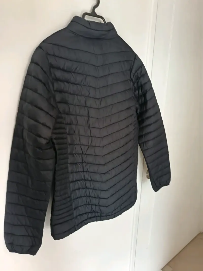 Chaqueta acolchada negra para mujer - 5