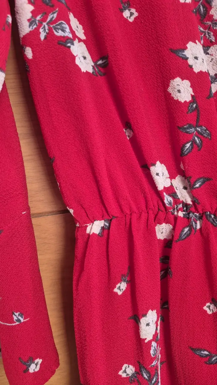 Vestido floral rojo con mangas largas - 5