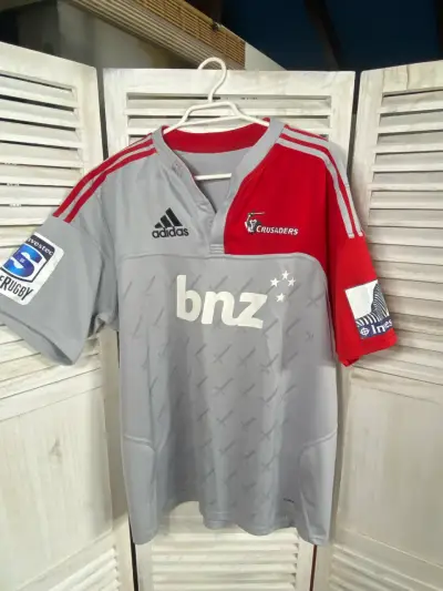 Camiseta rugby Adidas Crusaders gris y roja - miniatura 1