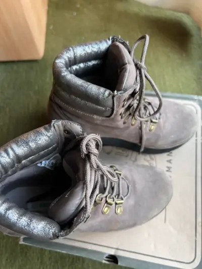 Botas de montaña impermeables marrones - miniatura 1