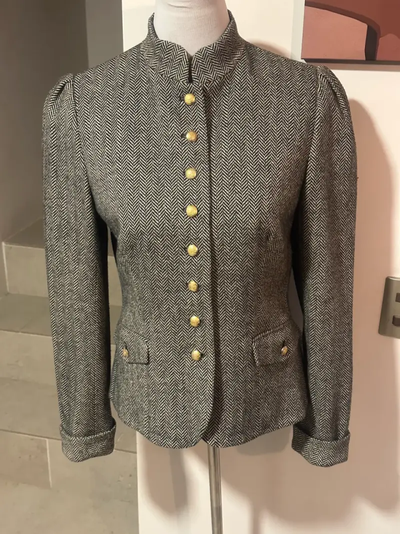 🖤Blazer de lana estilo militar y botones dorados🖤 - 1