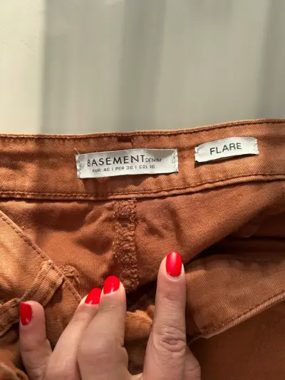 Pantalones Basement flare color terracota - miniatura 2
