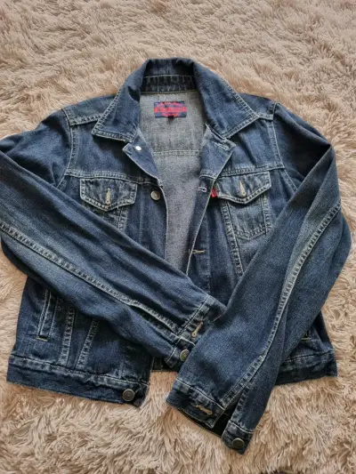 Chaqueta de mezclilla azul para mujer - miniatura 1