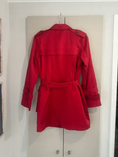 🖤Trench Coat Rojo con cinturón -Ash🖤 - miniatura 5
